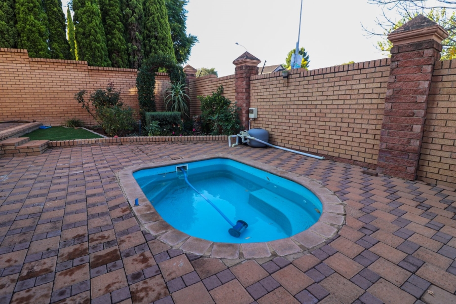 4 Bedroom Property for Sale in Heuwelsig Free State